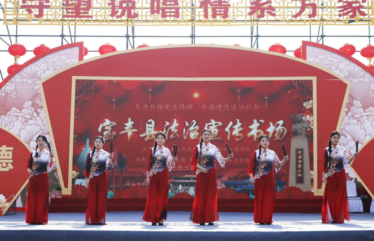 我校师生作为高校代表首登马街书会展现高校非遗传承新风貌